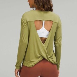 Lululemon Modal-Blend Open-Back Long Sleeve Shirt
Bronze Green size 10